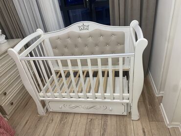 детскую кроватку икея: Детская кроватка-манеж с мягкой спинкой и выдвижным ящиком. -