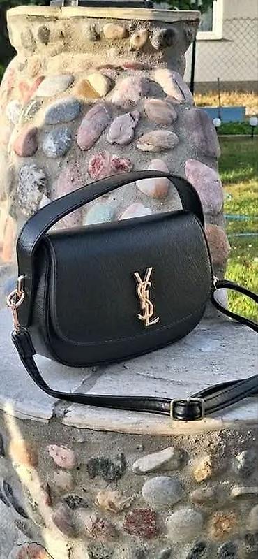 x88 pro x5m: YSL torbica sa metalnim monogramom na prednjoj strani. Kompaktna — 3