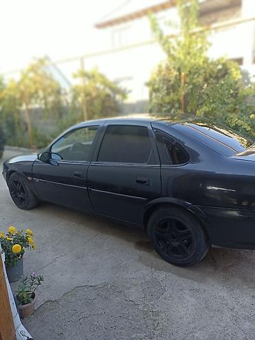 зил квадрат: Opel Vectra: 1997 г., 1.8 л, Механика, Бензин, Седан — 4