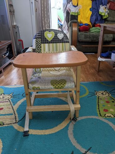 стульчик и столик: Продаю детский стол- стул цена 700 сомов