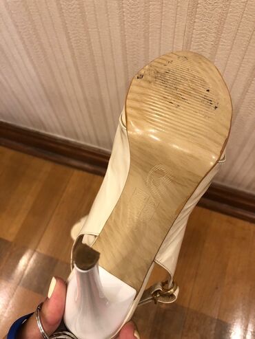 Basanoşka və səndəllər: Ölçü: 35, rəng - Ağ, İşlənmiş — 3