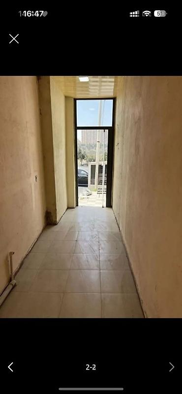 Kommersiya daşınmaz əmlakı: Yeni guneşli Şir heykəlin yanı mərkəzi yolun ustu Uzunluq 9 metr Eni — 2