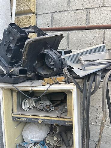 Другие автозапчасти: Продаю запчасти детали на Мерс 124 проводка Спринтер Задние плафоны at lalafo.kg — 6 Другие автозапчасти: Продаю запчасти детали на Мерс 124 проводка Спринтер Задние плафоны — 6