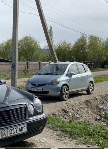 Honda: Honda Jazz: 2005 г., 1.5 л, Механика, Бензин, Хэтчбэк