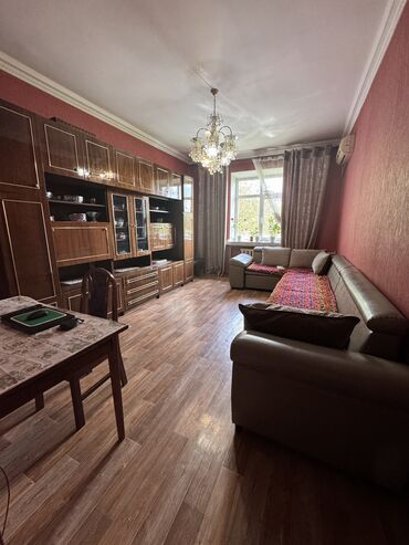 продам квартиру 3: 4 комнаты, 92 м², Сталинка, 3 этаж, Старый ремонт