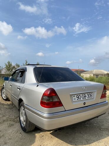 Mercedes-Benz C 180: 2.2 l | 1994 il Sedan