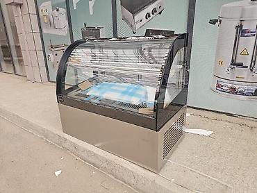 Vitrin soyuducu Türkiyənin Remta markasına məxsus şirniyyat