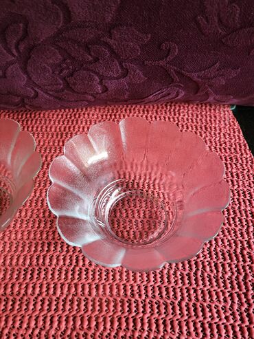 Kuhinjski setovi: Cinije nove,vintaz za poslastice. Komada 3 u ceni. cinije imaju rad — 4