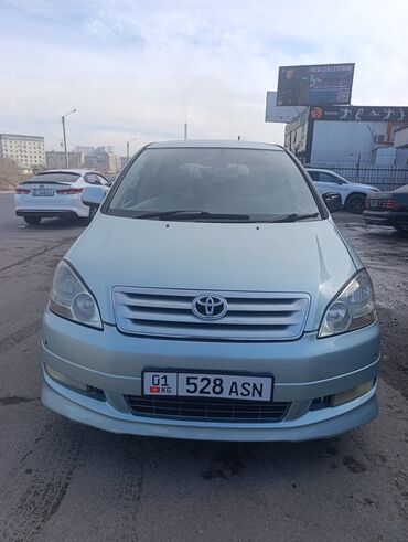 Toyota: Toyota Ipsum: 2002 г., 2.4 л, Автомат, Бензин, Минивэн