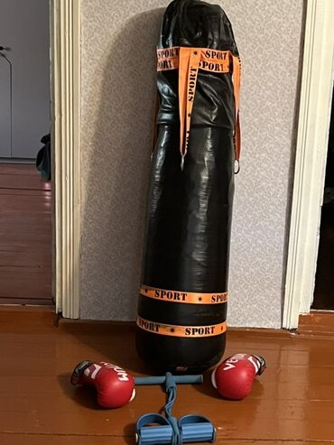 boks kisəsi: Şekildekilerden elave MMA elceyi ve şortik verilir Heç biride çox