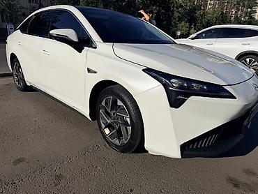 белый gac aion s: GAC Aion S Plus Состояние хорошая Срочно — стильный — 2