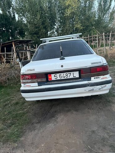 мазда м: Mazda 626: 1990 г., 2.2 л, Механика, Бензин, Седан