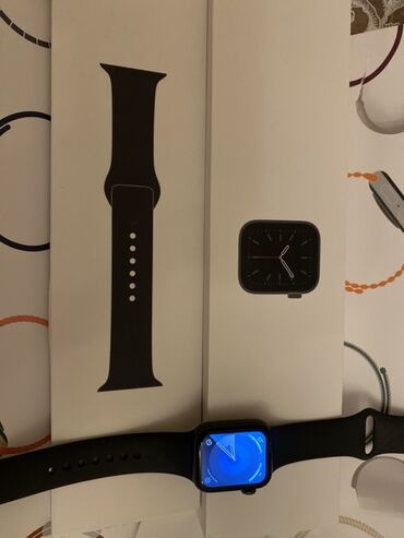 Smart saatlar: İşlənmiş, Smart saat, Apple, Sensor ekran, rəng - Qara
