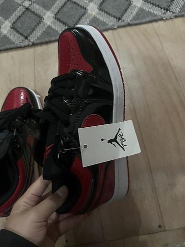 Кроссовки и спортивная обувь: Мужские кроссовки, 36, Air Jordan, Новый, цвет - Красный — 2