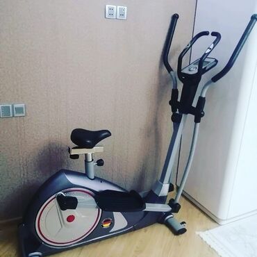 Velotrenajorlar: Elliptik trenajor, evdə idman üçün ideal seçimdir. Bu trenajor