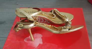 Босоножки, сандалии, шлепанцы: Туфли от CARBARDY в цвете золота с бриллиантами Размер: 38 Высота