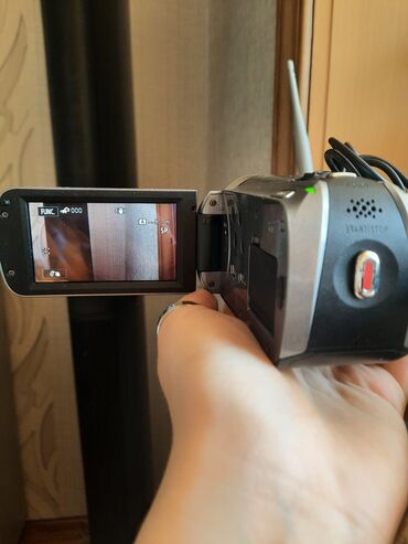 Видеокамеры: Продаю рабочую видеокамеру Canon Legria HF R206 Состояние идеальное