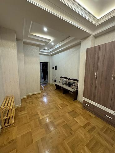 lacın evlər: Xalqlar dostluğu metro stansiyası çıxışına 100 metr məsafə. Yaxınlıqda — 3