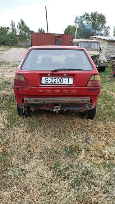 автомобиль гольф: Volkswagen Golf: 1987 г., 2 л, Механика, Газ, Хэтчбэк