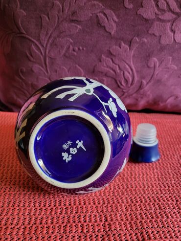 Čaše: Flasa nova za pice porcelan,kobalt,rucno oslikana Kina 1953g. Flasa — 13