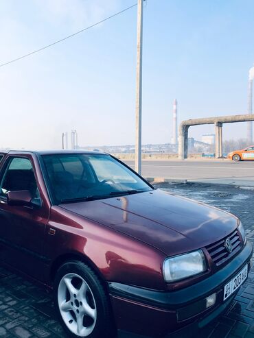 автобазар фольксваген: Volkswagen Vento: 1993 г., 1.8 л, Механика, Бензин, Седан