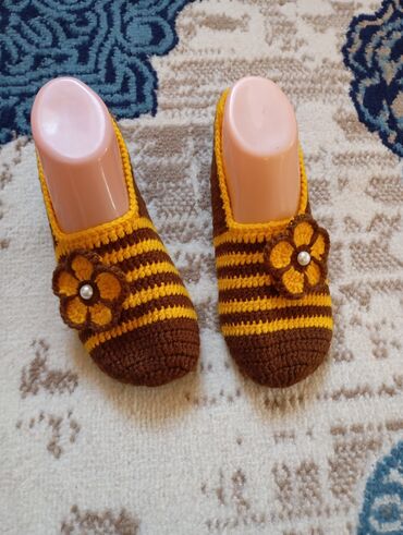 Kolqotkalar, corablar: Toxunma corab satılır isteyen yaza bilər — 13