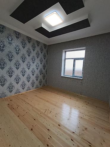 Həyət evləri və villaların satışı: Satılır: Həyət evi - Həyətyanı sahə: Tamamilə metlaxla döşənmiş geniş — 10