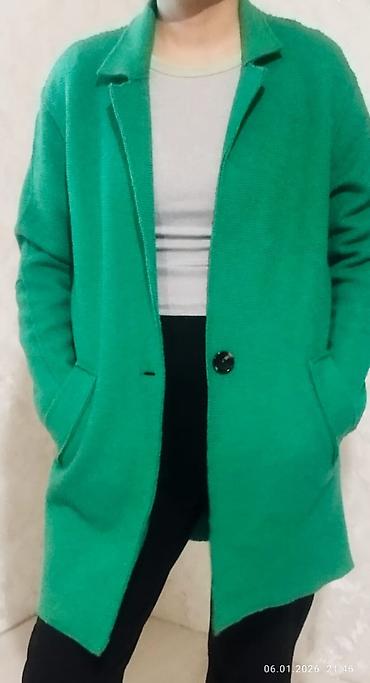 Кофты, свитеры: Женская одежда — подборка ярких и базовых вещей: 1) Неоновый свитер — 8