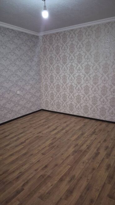 Həyət evləri və villaların satışı: Bakıxanov qəs. 2 otaqlı, 3 kv. m, Yeni təmirli — 10