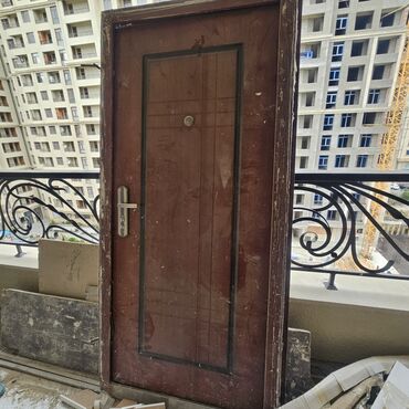 şef qapı: Mənzil üçün İşlənmiş Giriş qapısı 90x205 sm Petlə ilə, Zəmanətsiz, Ödənişli quraşdırma, Ödənişli çatdırılma