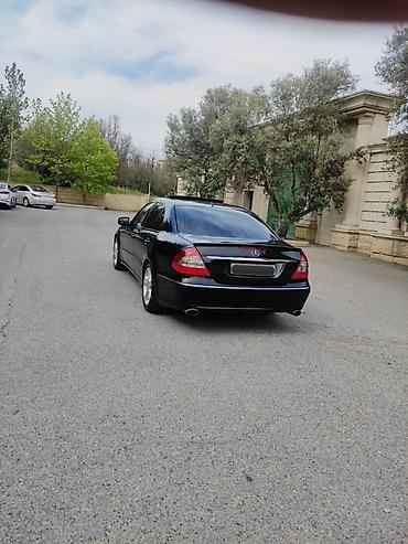 Mercedes-Benz: Mercedes-Benz E-Class (W211) sedan - Korpus: qara rəng, 4 qapı, xrom — 4