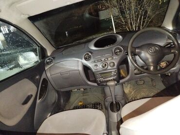 купить кран: Toyota Vitz: 2000 г., 1.3 л, Автомат, Бензин, Купе