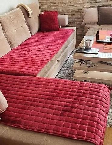 Prekrivači za nameštaj: Set od tri plisana flekera za ugaone garniture i sofe. Dimenzij: * — 8