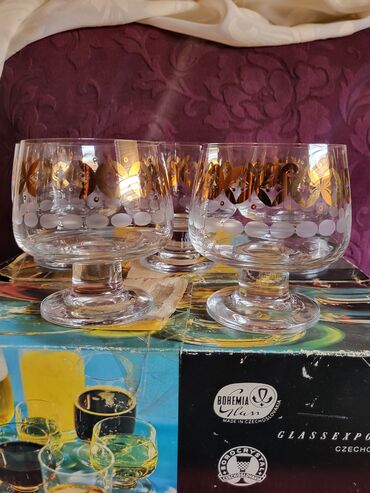 Čaše: Case nove kristal,Bohemija,za zestoko pice iz 50,60ih. Case jako — 2