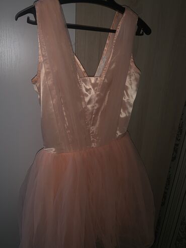 вечернее розовое платье: Вечернее платье, Пышное, Короткая модель, Без рукавов