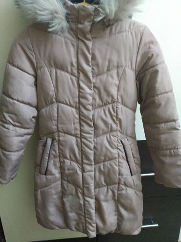 зимние одежда: Первое фото зимняя куртка на девочку от 10-12 лет 1000 сом Второе