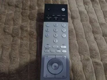 Aksesoari za TV i video: 1. Loewe ÀSISST 2 Remote Control 2. Loewe RC 15702-10 Remote Control — 6