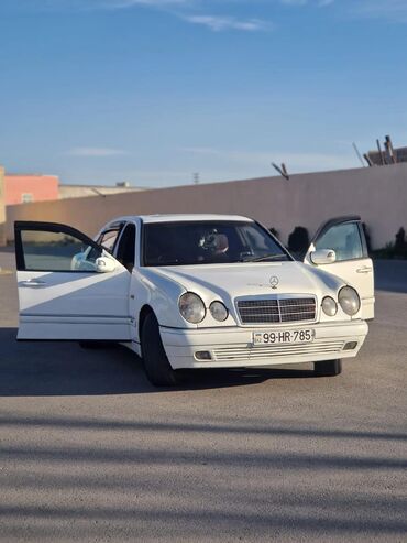 Mercedes-Benz: Mercedes-Benz E‑Class (W210) sedan - Rəng: ağ - Kuzov: 4 qapılı sedan — 11