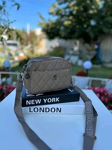 bordo farmerke: Torbice
24x16
3100din
💋 — 7