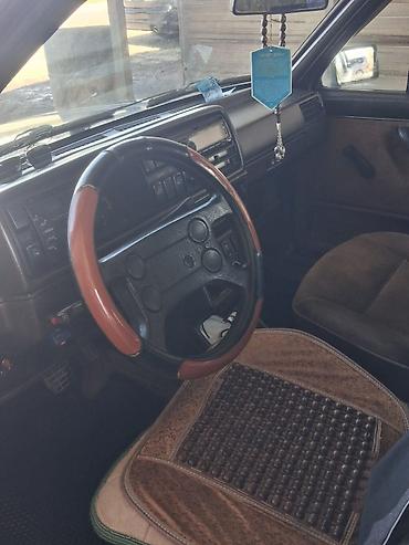 Продажа авто: Volkswagen Jetta: 1987 г., 1.8 л, Автомат, Бензин, Седан — 4