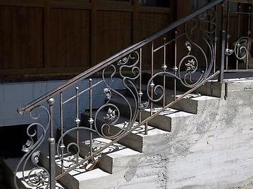 Изготовление перил: Изготовление перил Материал: Кованное железо, Наружные — 2