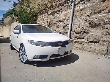 klas 6: Kia Cerato: 2 l | 2010 il Sedan — 4