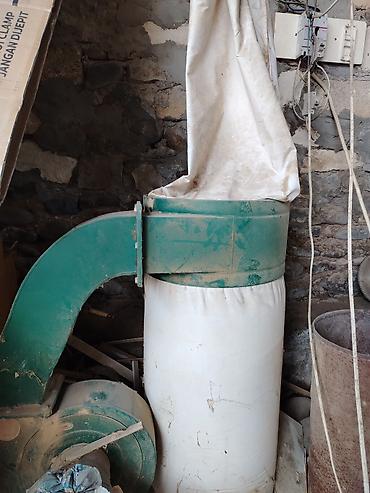 nərdivanların satışı: Yatar tozsoranla birlikdə satılır. Yatar ölçüsü 280 sm. Hər ikisi — 2