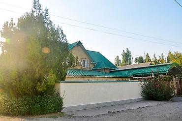 Продается особняк, 330 кв.м/ 6 соток, в районе рынка «Баят»