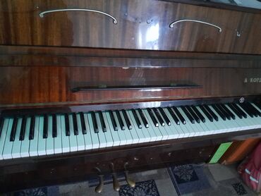 срочно продаю в связи с переездом: Продается фортепиано Аккорд в отличном состоянии. Звук очень приятный