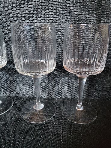 Čaše: Case nove kristal 60,70te za vino,rucni rad. Case komada 7 u ceni — 13