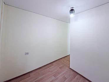 Продажа квартир: 1 комната, 35 м², 8 мкр 104 серия, 1 этаж, Свежий ремонт — 7