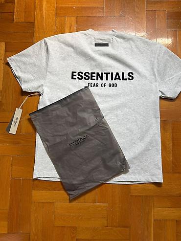 pull and bear duksevi: ESSENTIALS Fear of God majica kratkih rukava - Model: ESSENTIALS by — 1