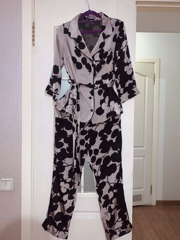 ipad 9th generation price in kyrgyzstan: Шелковый костюм MOIMOL HERITAGE Made in Kyrgyzstan  Рукава 3/4 Штанины