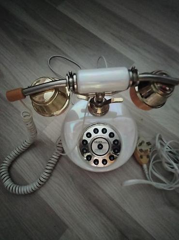 Retro üslublu simli stol telefonu - Klassik fırlanma (rotary)